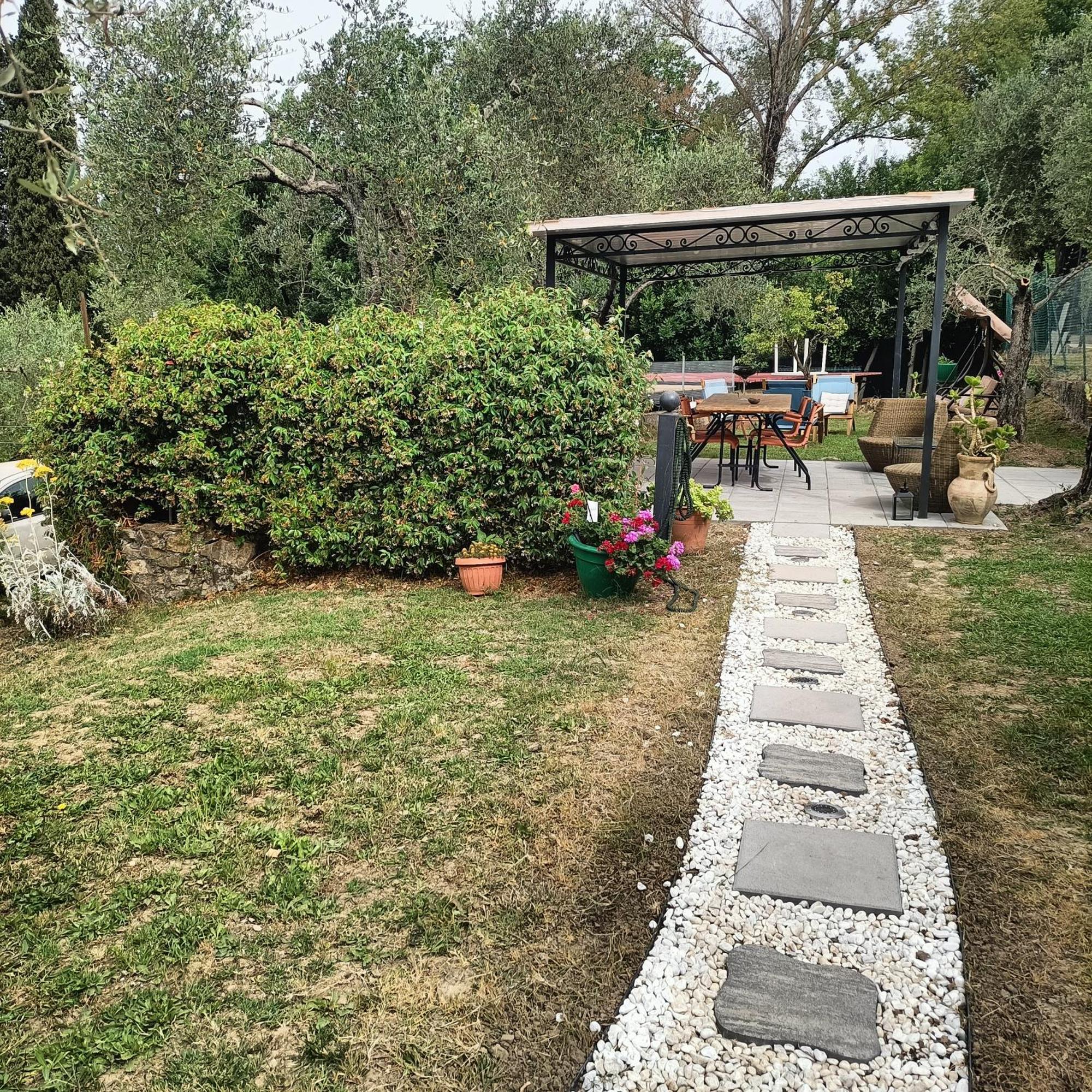 Locazione Turistica La Gesualda Daire Castelnuovo Magra Dış mekan fotoğraf
